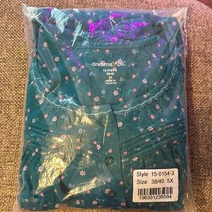 Plus size night gown